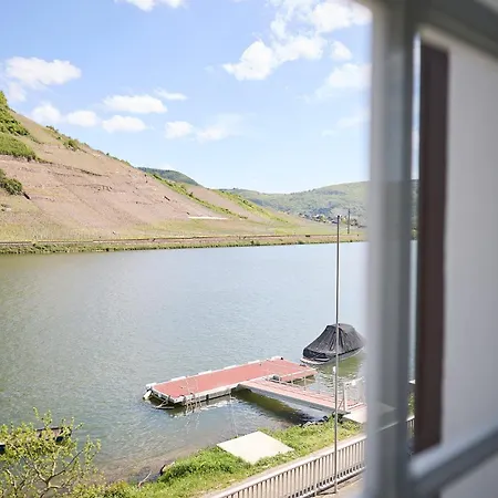 Daslenz 酒店 Briedern